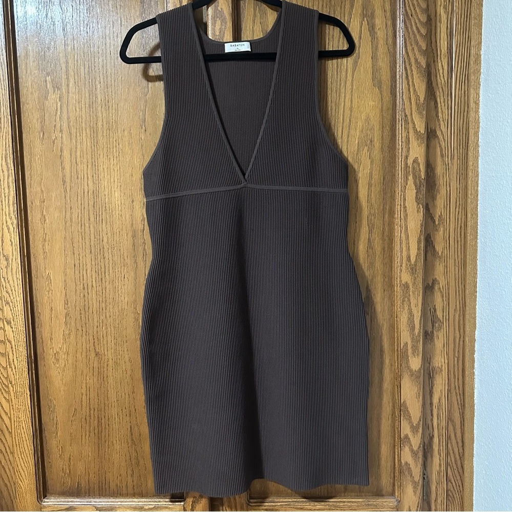 NWOT Aritzia Babaton Deep V Ribbed Sculpt Knit Mini Dress Rich Mocha Brown Sz XL